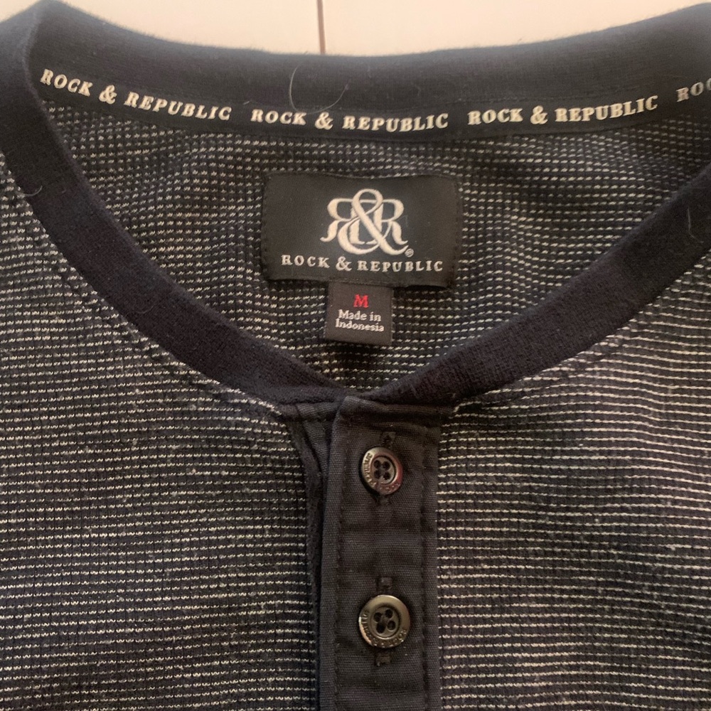 Men's Rock & Republic Henley Long Sleeve Black Shirt/ Size M